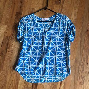 Blue and White Patterned Short-Sleeve Blouse